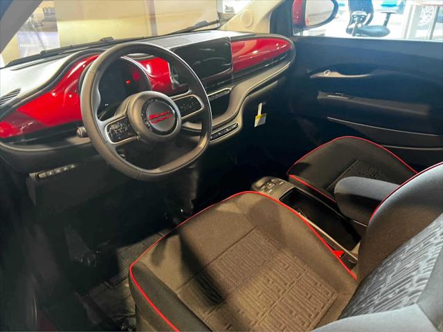 2024 Fiat 500e INSPI(RED) FWD
