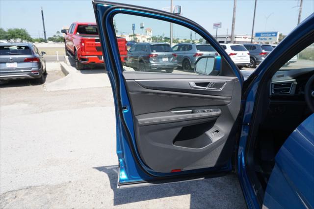 2024 Volkswagen Atlas Cross Sport 2.0T SE w/Technology