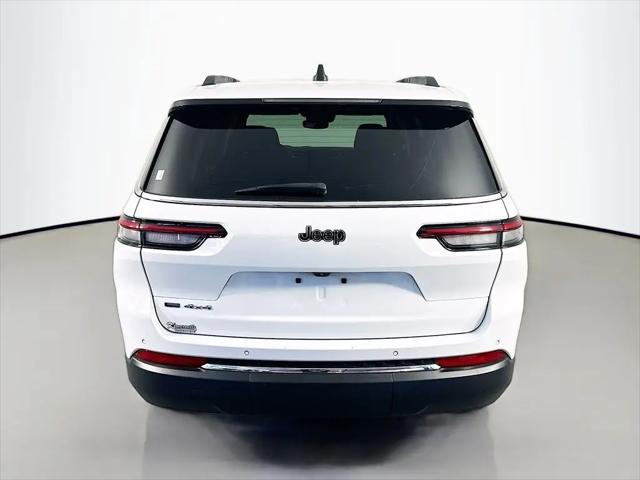 2022 Jeep Grand Cherokee L Laredo 4x4
