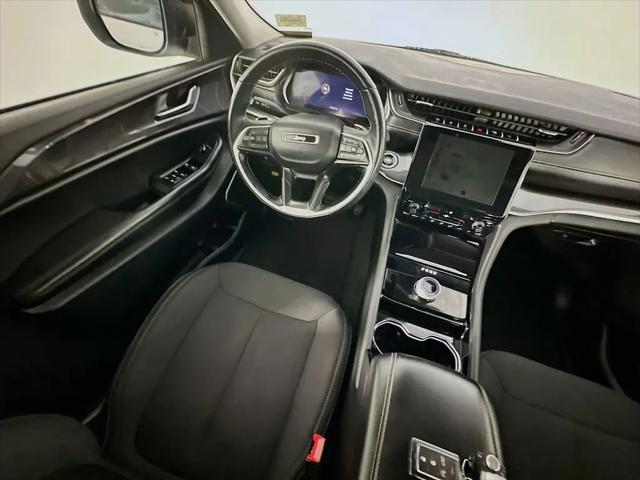 2022 Jeep Grand Cherokee L Laredo 4x4