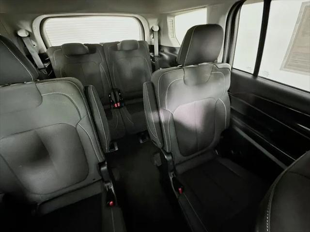2022 Jeep Grand Cherokee L Laredo 4x4