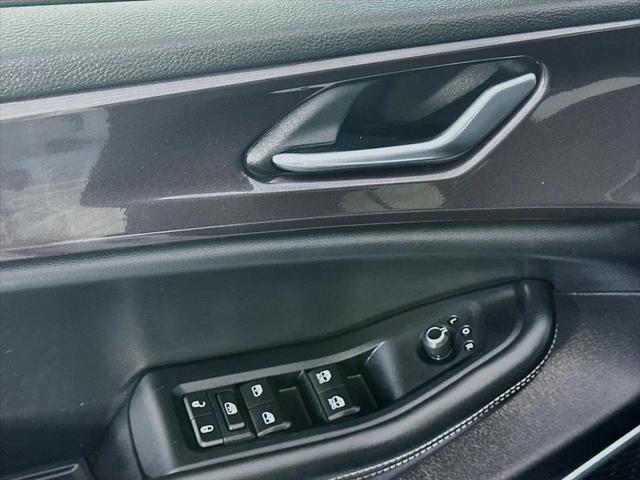 2022 Jeep Grand Cherokee L Laredo 4x4
