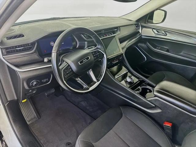 2022 Jeep Grand Cherokee L Laredo 4x4