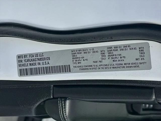 2022 Jeep Grand Cherokee L Laredo 4x4