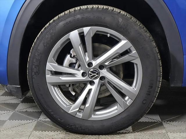 2024 Volkswagen Atlas Cross Sport 2.0T SEL R-Line