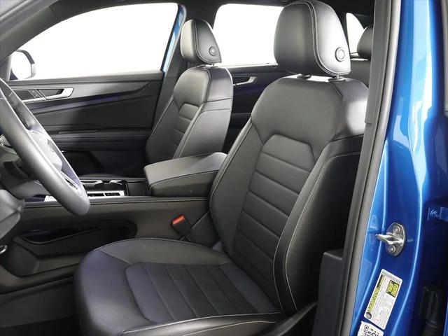 2024 Volkswagen Atlas Cross Sport 2.0T SEL R-Line