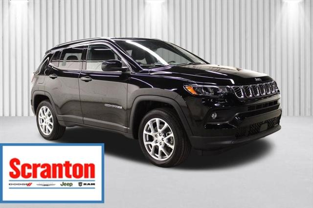 2024 Jeep Compass COMPASS LATITUDE LUX 4X4