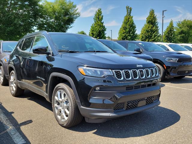 2024 Jeep Compass COMPASS LATITUDE LUX 4X4