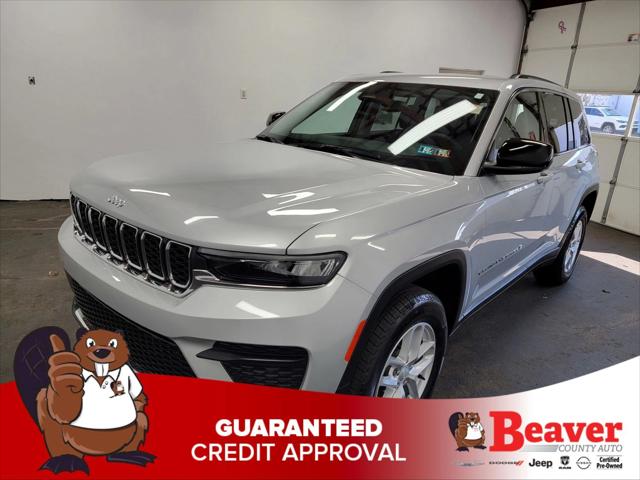 2023 Jeep Grand Cherokee Laredo 4x4