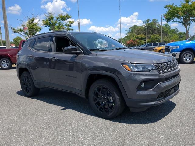 2024 Jeep Compass COMPASS LATITUDE 4X4