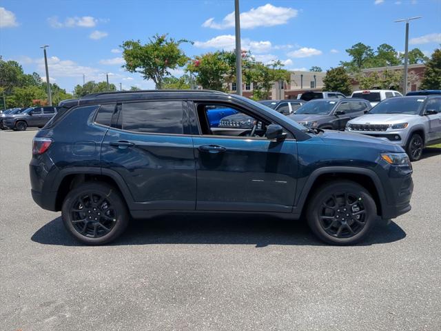 2024 Jeep Compass COMPASS LATITUDE 4X4