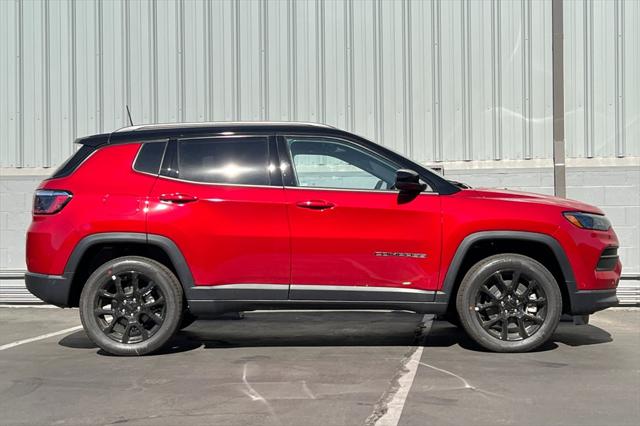 2024 Jeep Compass COMPASS LATITUDE 4X4