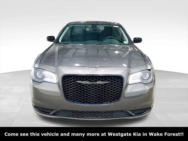 2021 Chrysler 300 Touring