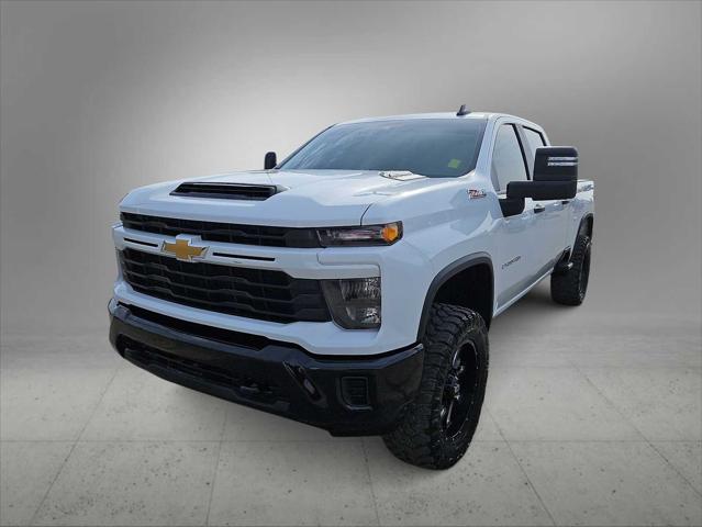 2024 Chevrolet Silverado 2500HD 4WD Crew Cab Standard Bed Custom