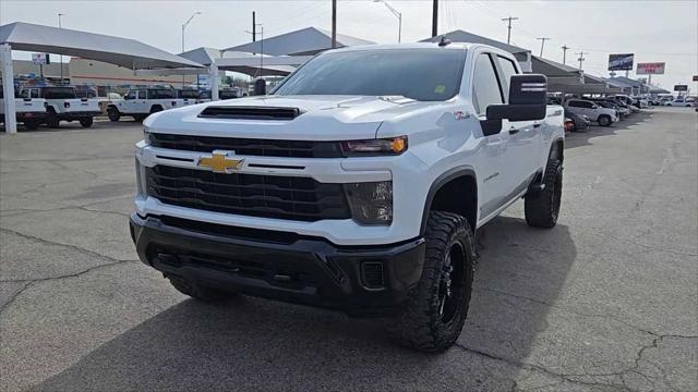 2024 Chevrolet Silverado 2500HD 4WD Crew Cab Standard Bed Custom