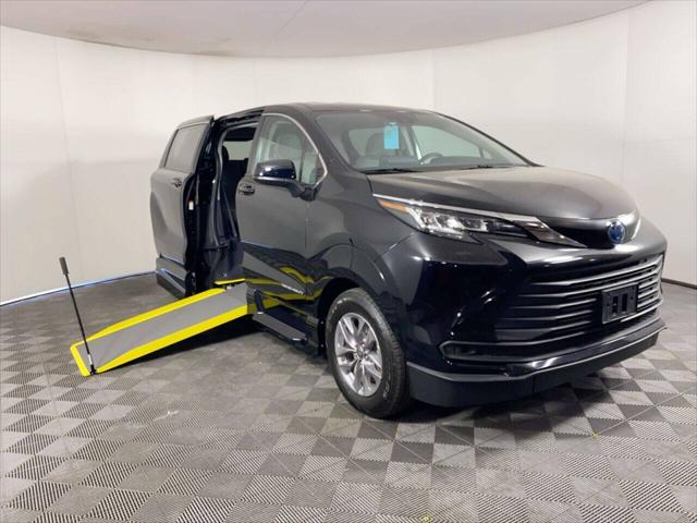 2023 Toyota Sienna LE for sale in Phoenix, AZ