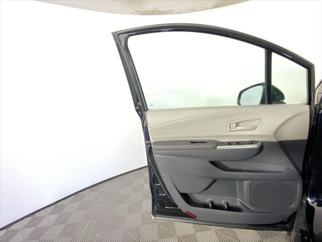 2023 Toyota Sienna LE