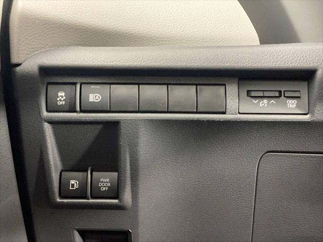 2023 Toyota Sienna LE