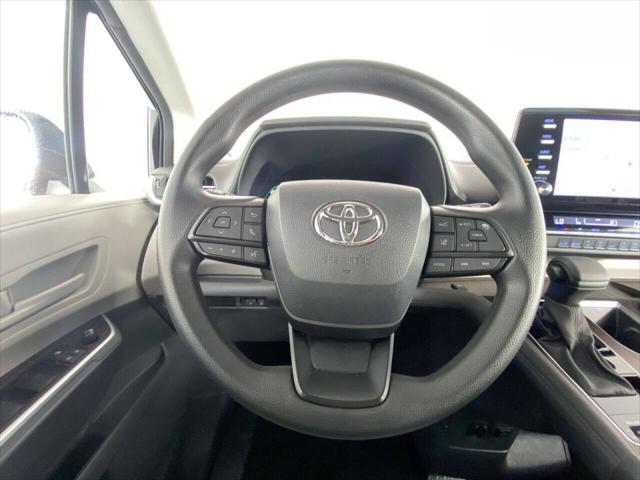 2023 Toyota Sienna LE