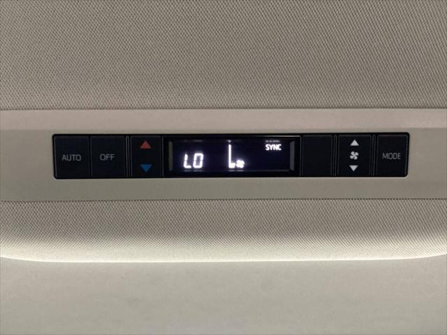 2023 Toyota Sienna LE