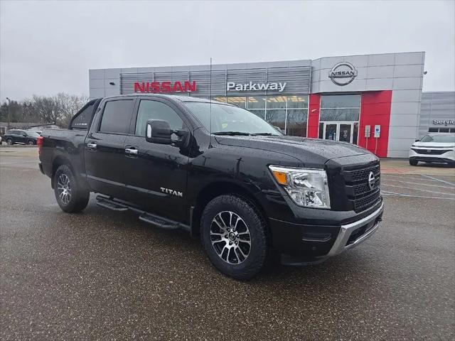 2021 Nissan Titan Crew Cab SV 4x4 for sale near Dover, OH