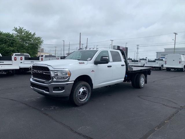 2024 RAM Ram 3500 Chassis Cab RAM 3500 TRADESMAN CREW CAB CHASSIS 4X4 60 CA