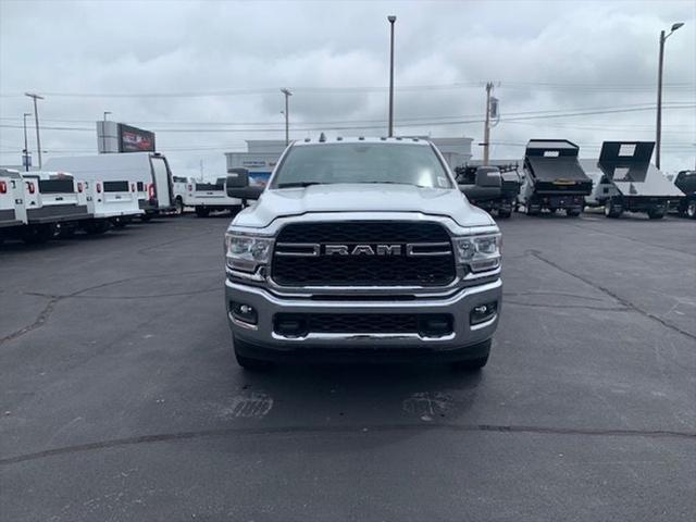 2024 RAM Ram 3500 Chassis Cab RAM 3500 TRADESMAN CREW CAB CHASSIS 4X4 60 CA