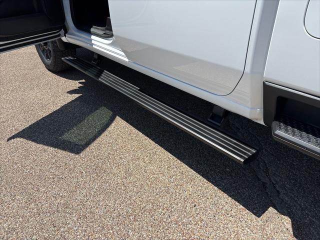 2024 GMC Sierra 2500HD 4WD Crew Cab Standard Bed AT4