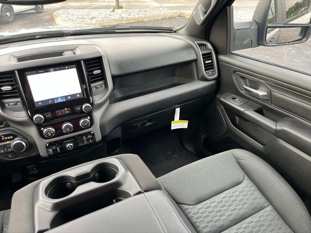 2025 RAM Ram 1500 RAM 1500 TRADESMAN CREW CAB 4X4 57 BOX