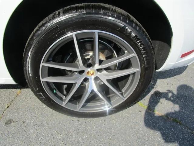 2023 Porsche Macan T