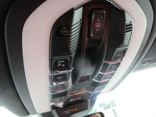 2023 Porsche Macan T