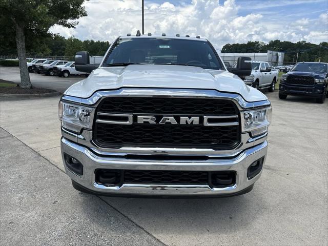 2024 RAM Ram 3500 Chassis Cab RAM 3500 TRADESMAN CREW CAB CHASSIS 4X4 60 CA