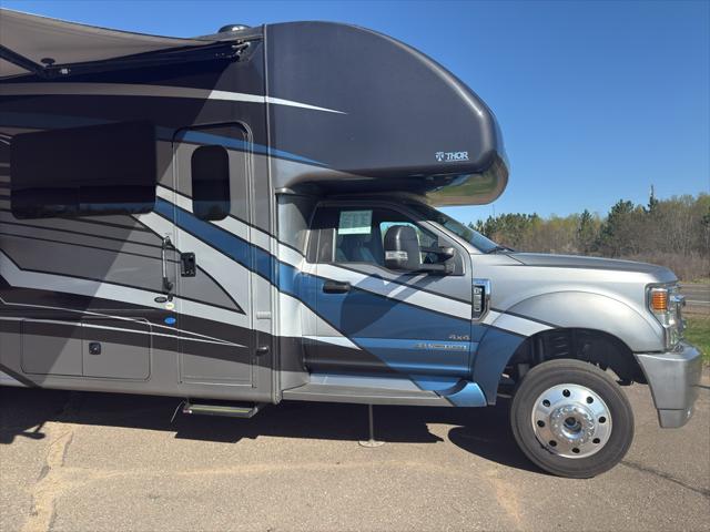 2022 Ford F-550 XLT
