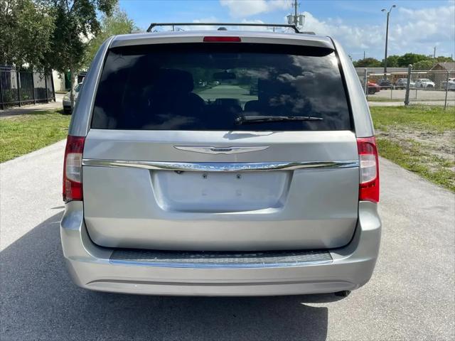 2014 Chrysler Town & Country Touring
