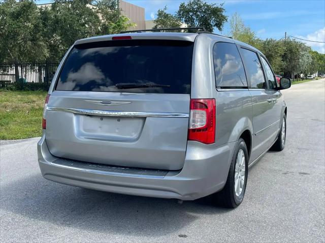 2014 Chrysler Town & Country Touring