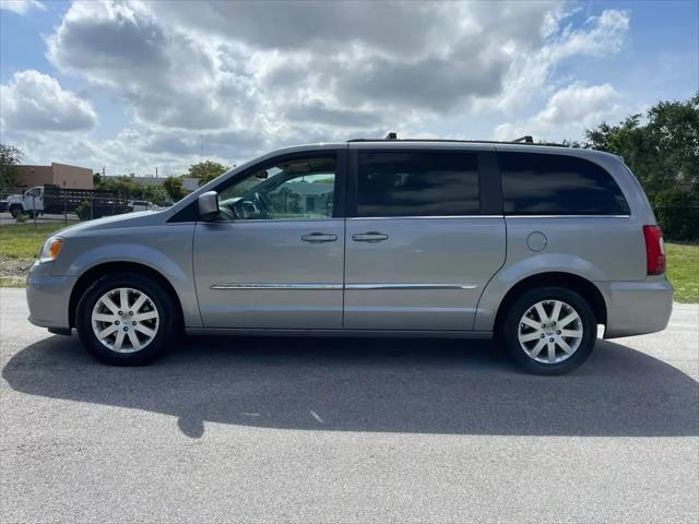 2014 Chrysler Town & Country Touring