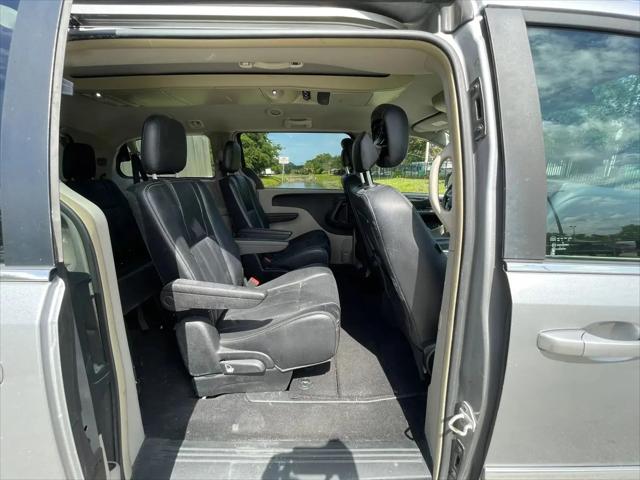 2014 Chrysler Town & Country Touring