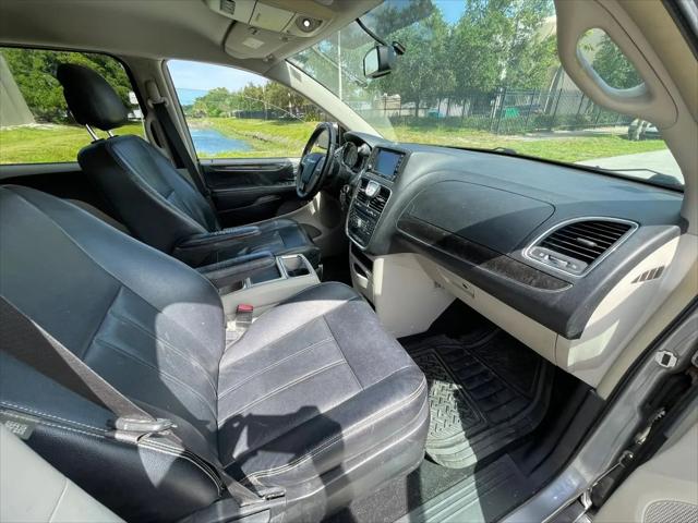 2014 Chrysler Town & Country Touring