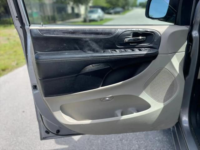 2014 Chrysler Town & Country Touring