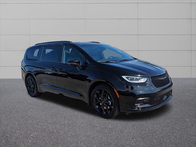 2024 Chrysler Pacifica PACIFICA TOURING L