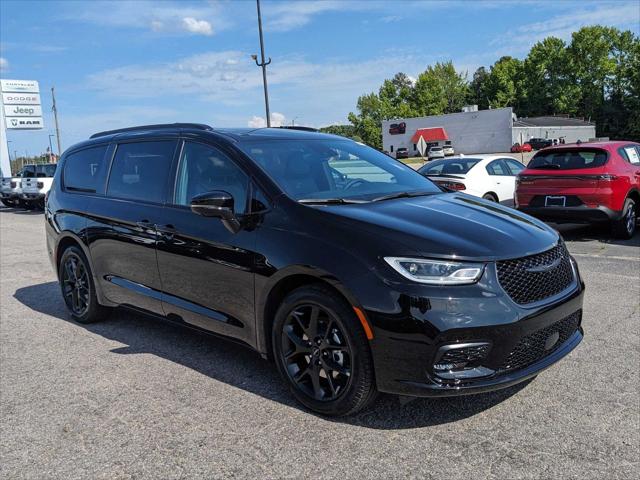 2024 Chrysler Pacifica PACIFICA TOURING L