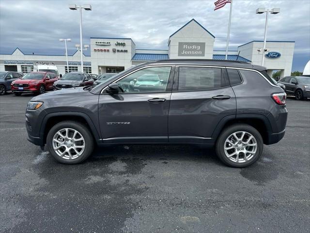 2024 Jeep Compass COMPASS LATITUDE LUX 4X4