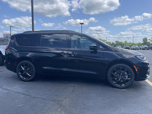 2024 Chrysler Pacifica PACIFICA TOURING L AWD