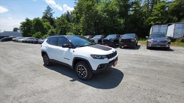 2024 Jeep Compass COMPASS TRAILHAWK 4X4