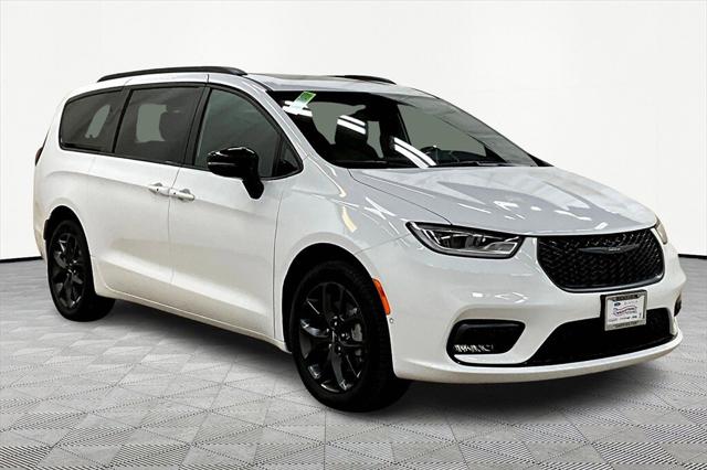 2024 Chrysler Pacifica PACIFICA TOURING L AWD