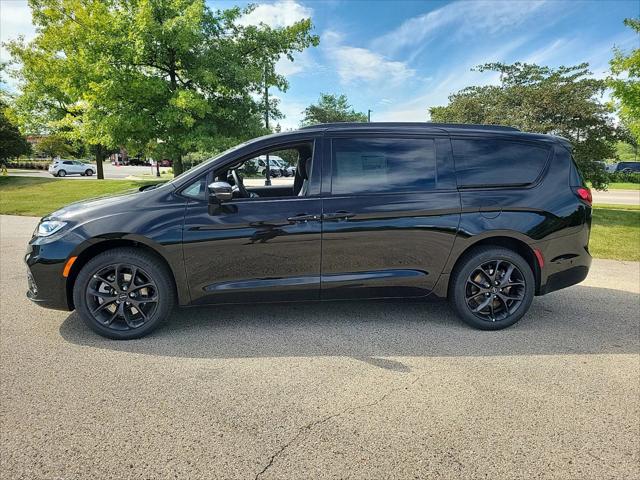 2024 Chrysler Pacifica PACIFICA LIMITED AWD