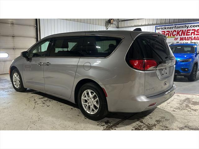 2021 Chrysler Voyager LX