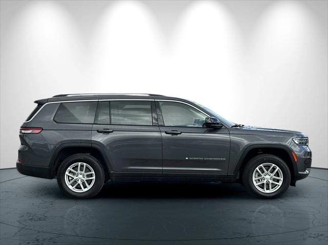 2022 Jeep Grand Cherokee L Laredo 4x4