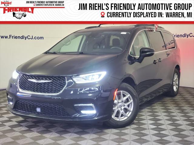 2022 Chrysler Pacifica Touring L for sale in Warren, MI