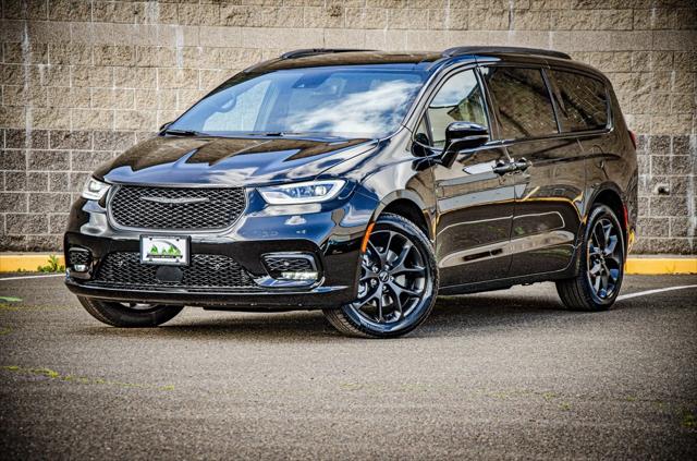 2024 Chrysler Pacifica PACIFICA LIMITED AWD